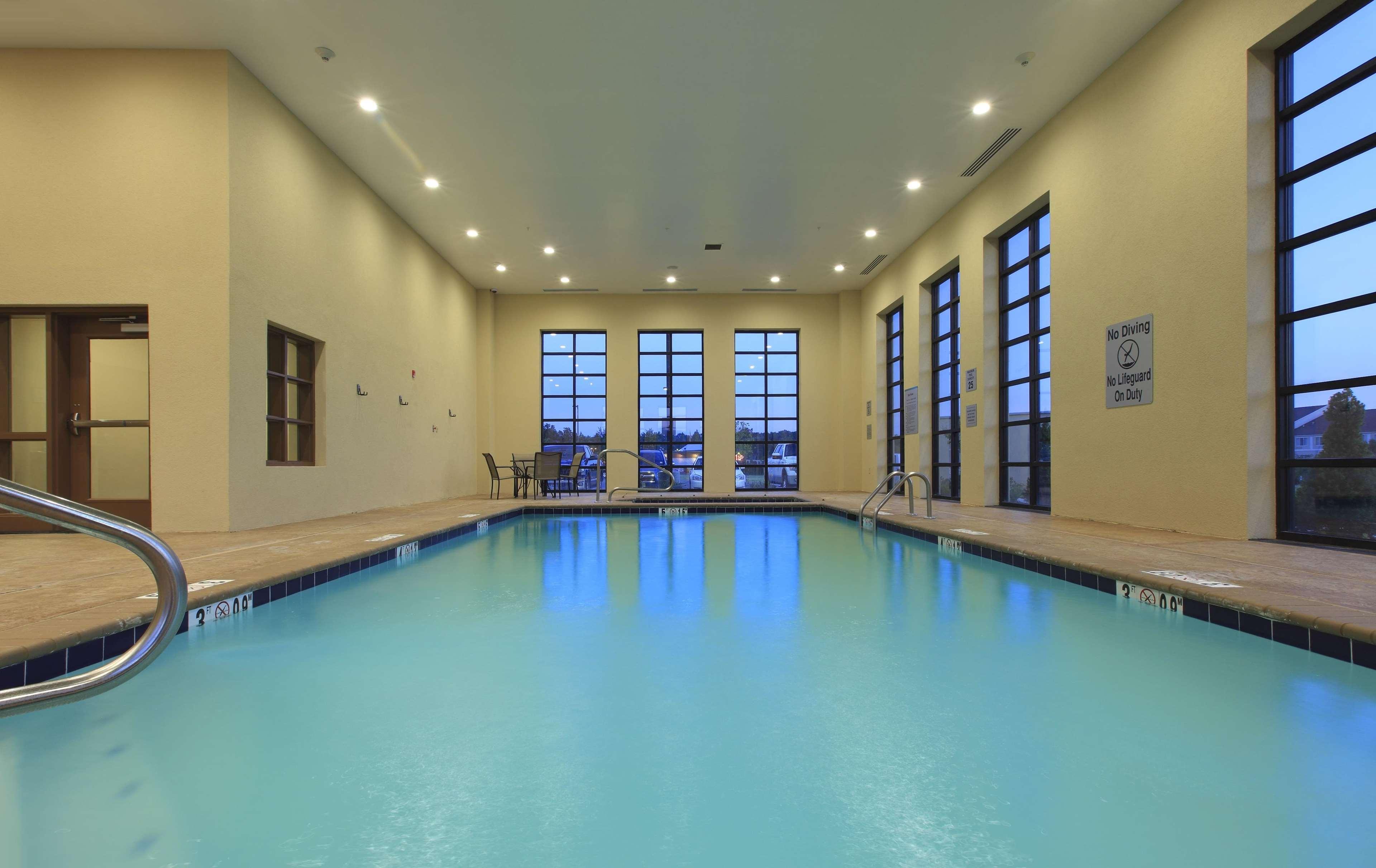 La Quinta By Wyndham Memphis Wolfchase Hotel Bagian luar foto