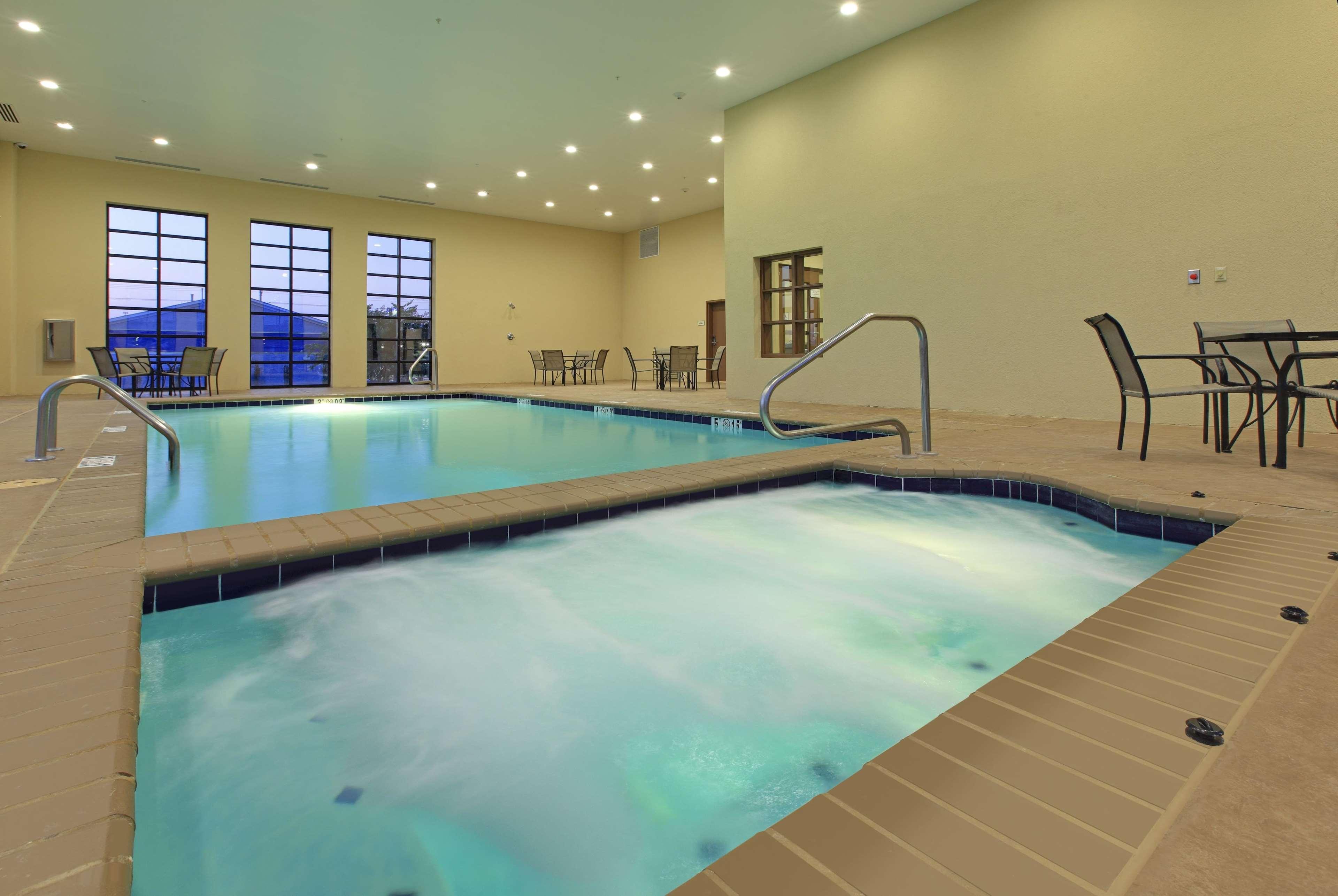 La Quinta By Wyndham Memphis Wolfchase Hotel Bagian luar foto