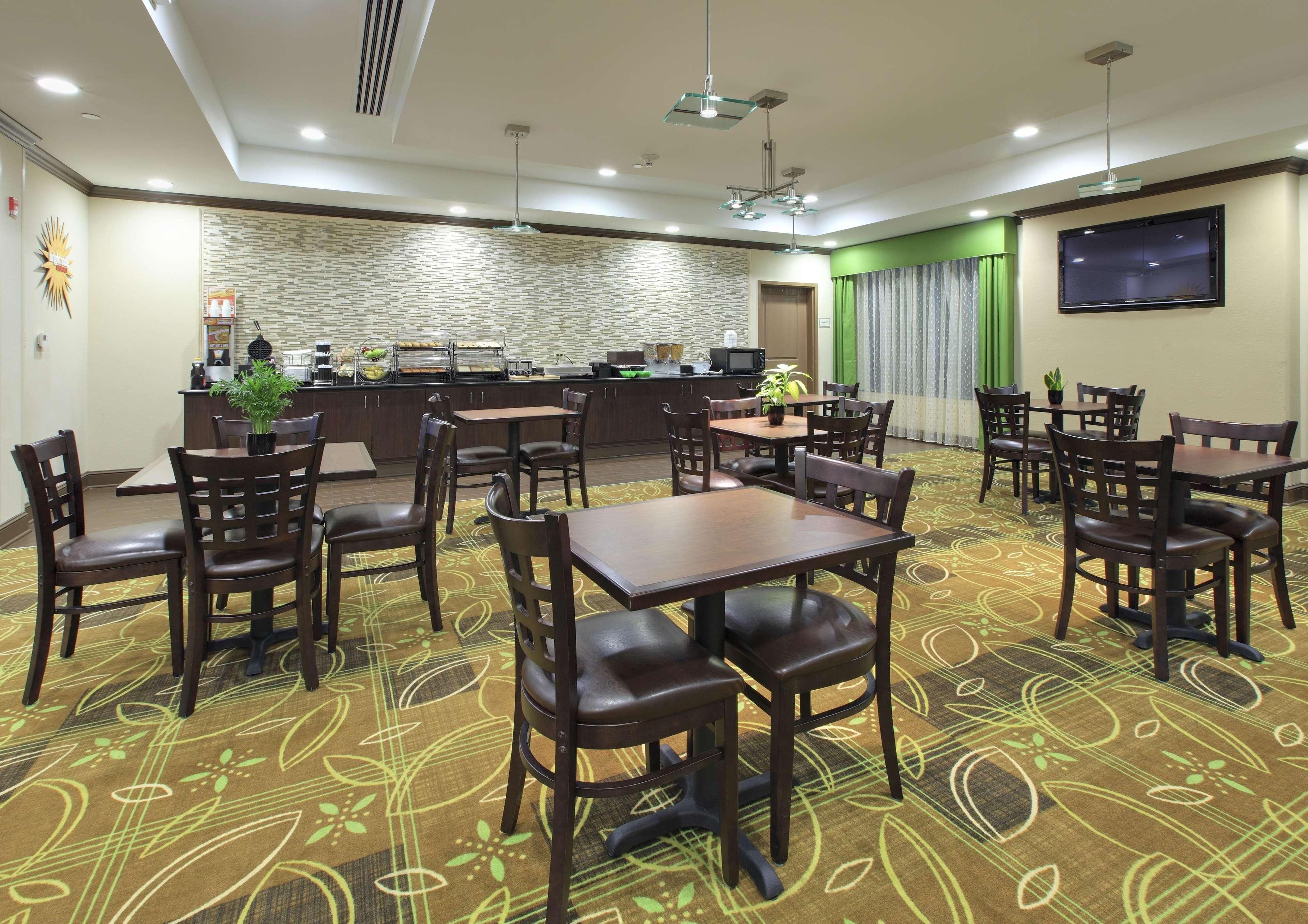 La Quinta By Wyndham Memphis Wolfchase Hotel Bagian luar foto