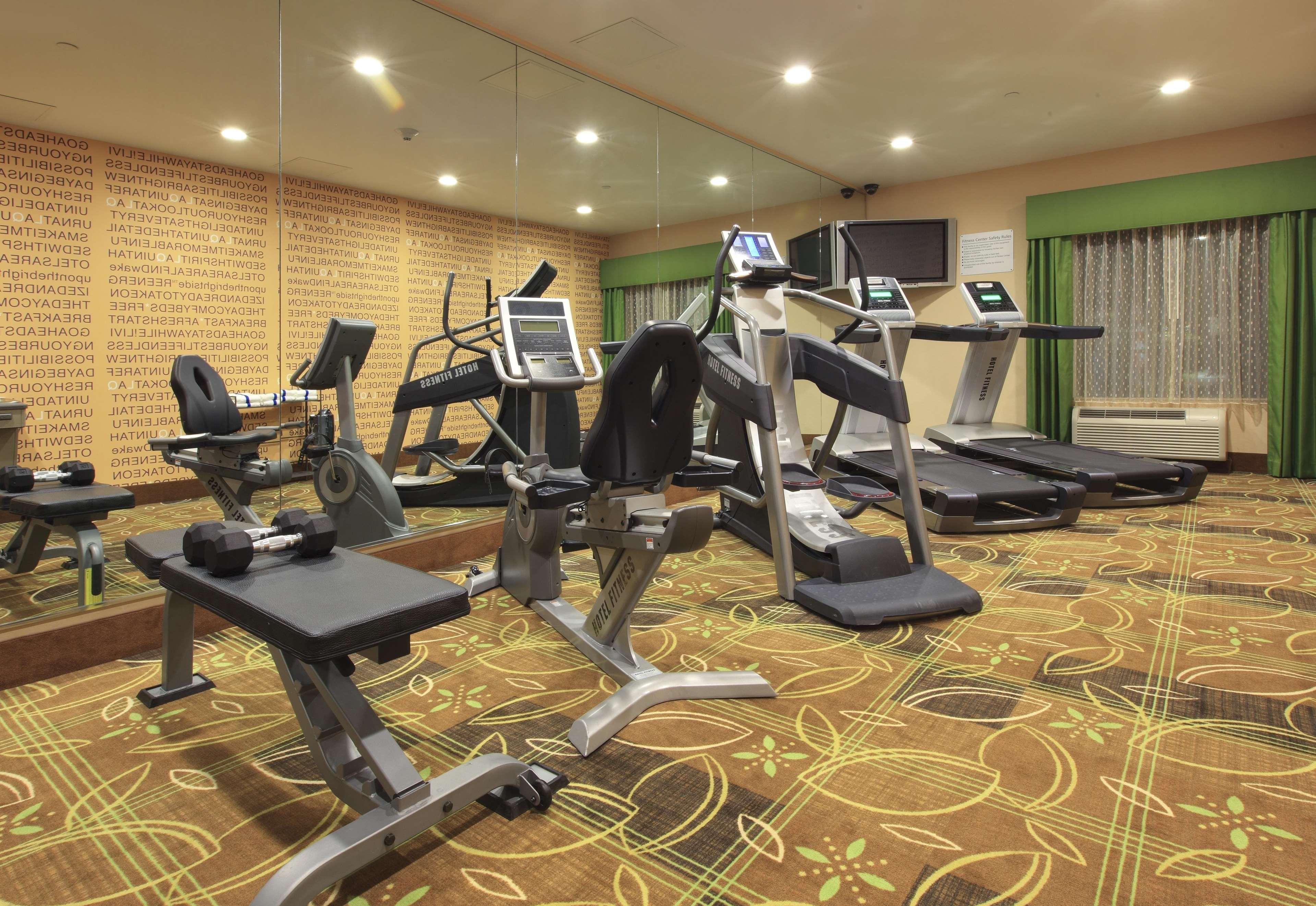 La Quinta By Wyndham Memphis Wolfchase Hotel Bagian luar foto