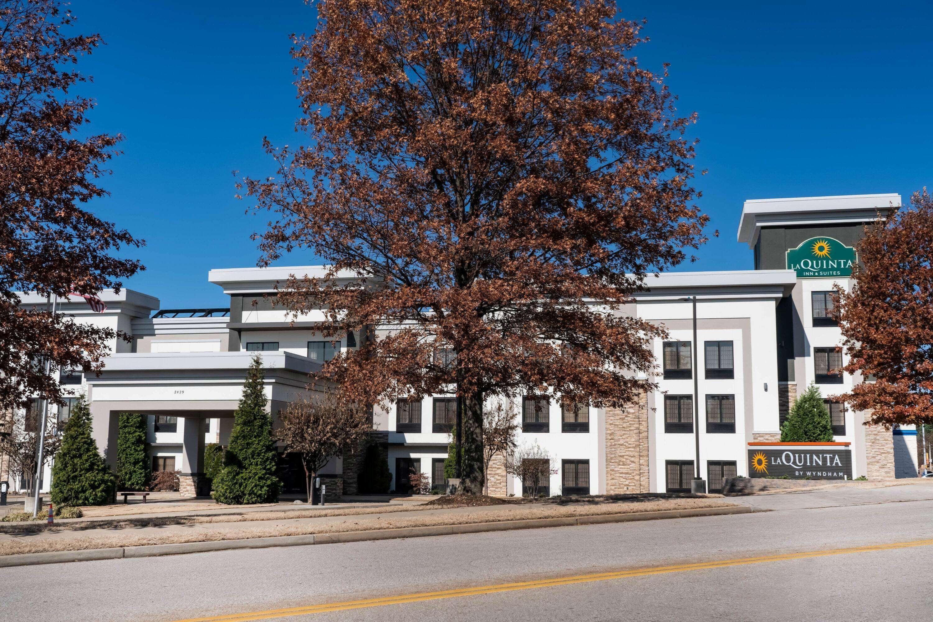 La Quinta By Wyndham Memphis Wolfchase Hotel Bagian luar foto